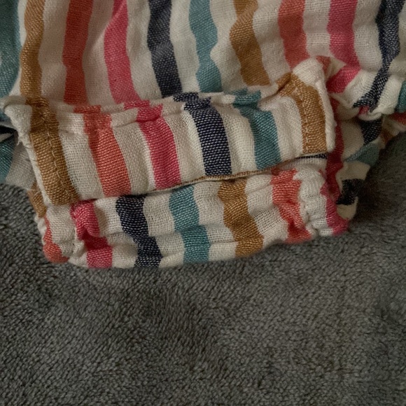 Old Navy Baby Girls Smocked Bodice Romper Size 6-12 Months - Picture 3 of 4